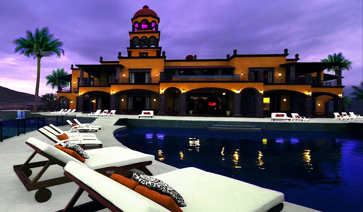 Hacienda Cerritos with the pool