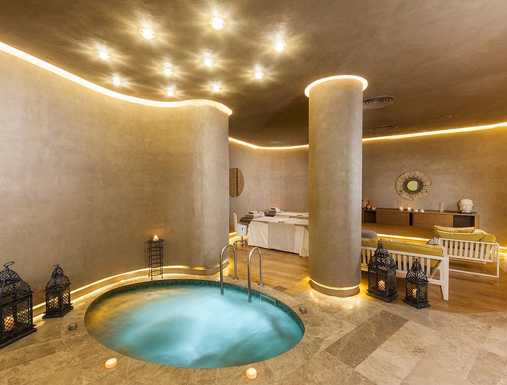 Rixos Thermal hotel plunge pool