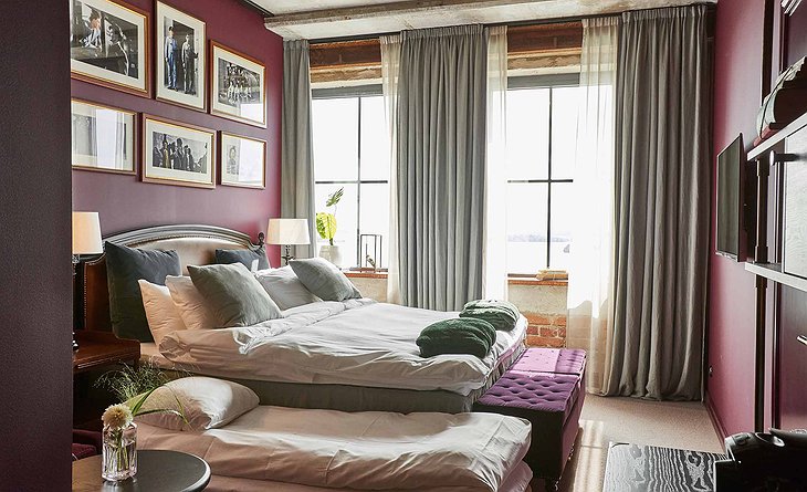 Steam Hotel Room With Pink Walls