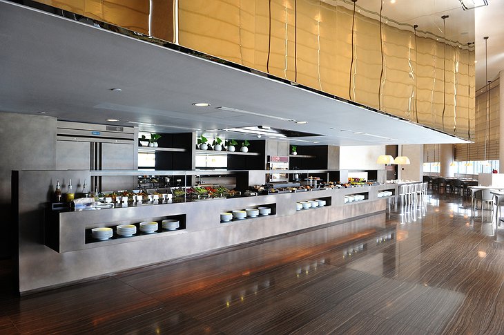 Armani Mediterraneo buffet line