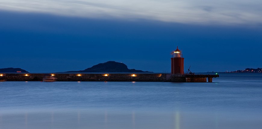 Molja Lighthouse - Single Room With A (Still) Functioning Beacon On The Top