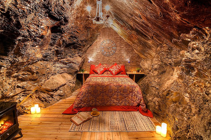 Deep Sleep Hotel Grotto