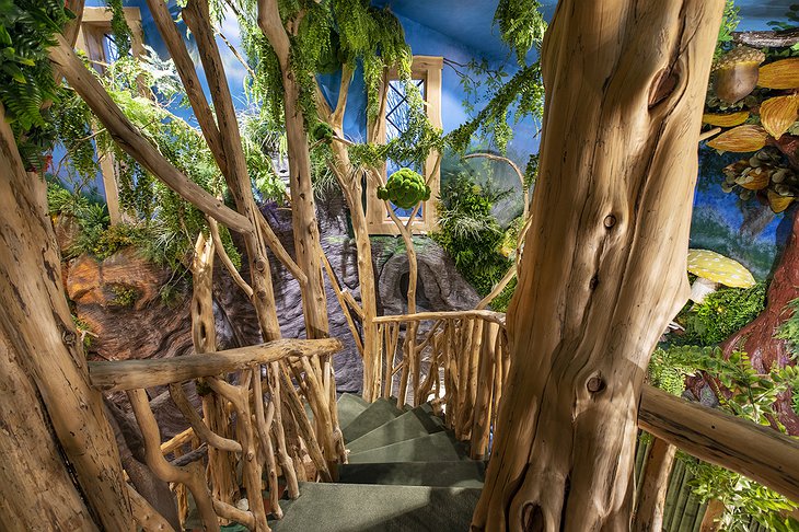 Fantasy Tower Cottages - The Faerie Forest Jungle Staircase