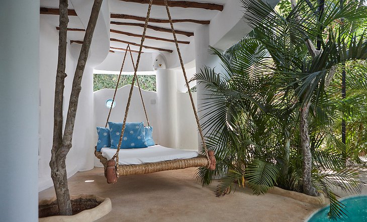 Watamu Treehouse swing bed