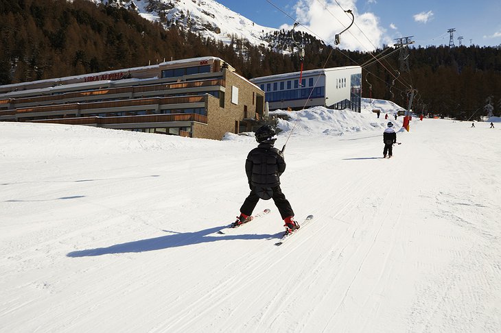 Nira Alpina children ski lift