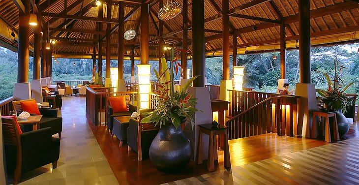 Maya Ubud Resort & Spa bar bedulu