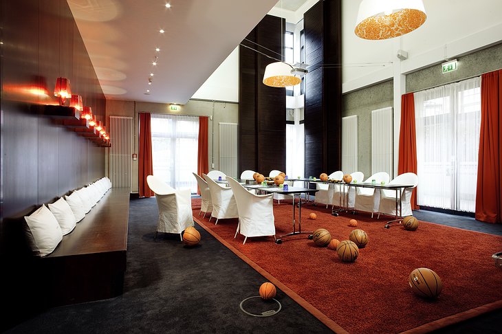 25 Hours Hotel Number One meeting room