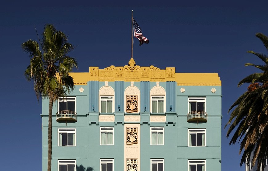 The Georgian - Santa Monica's Art Deco Landmark, Restored And Reawakened