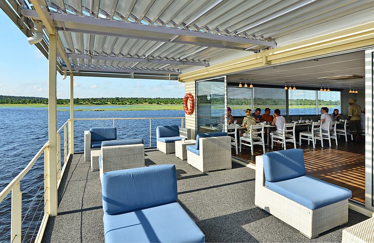 Zambezi Queen aft deck and breakfast