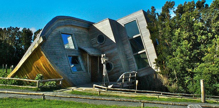 Espejo de Luna - Upside-Down Boat Hotel