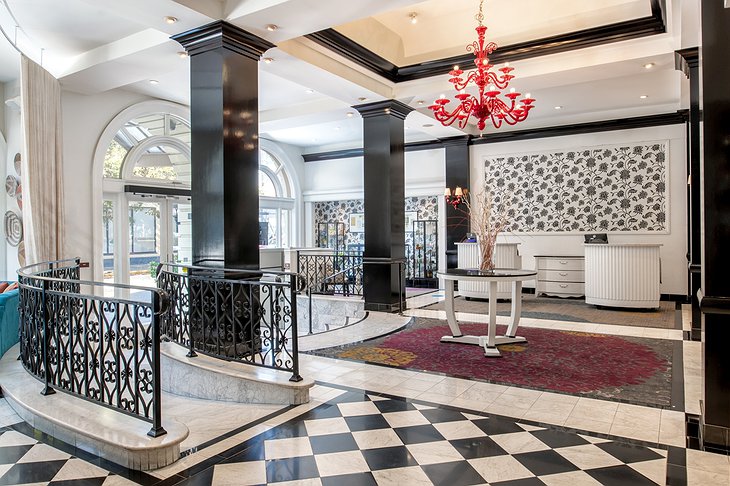 Hotel Shattuck Plaza Interior