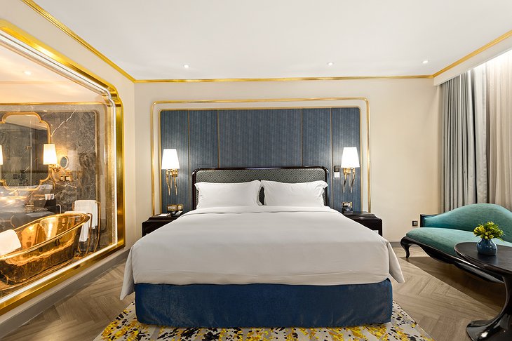 Golden Deluxe King Suite