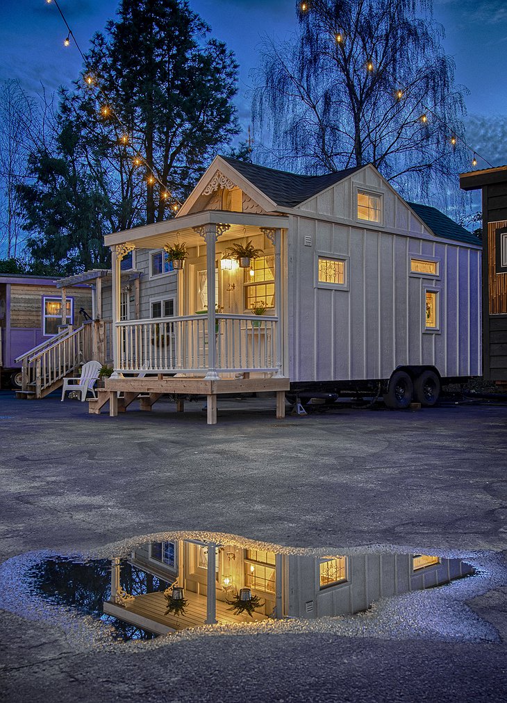 Tiny Digs Hotel - Tiny Cottage House