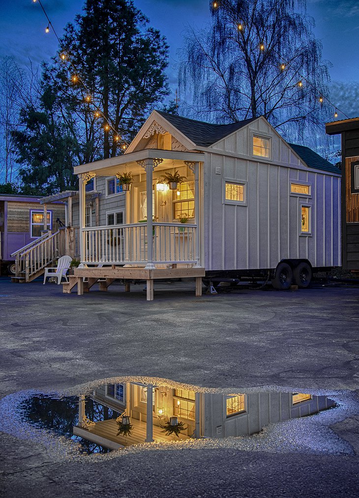 Tiny Digs Hotel - Tiny Cottage House