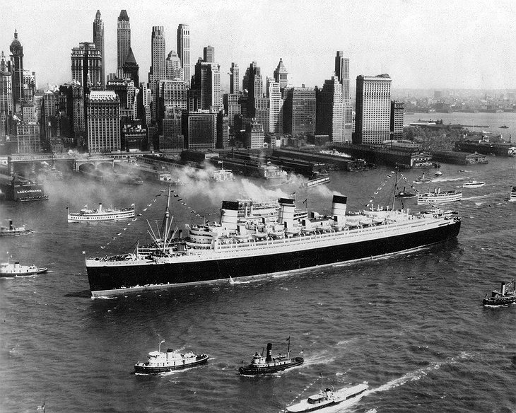 Queen Mary Luxury liner historical photo in New York