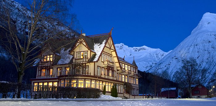 Hotel Union Øye - Old School European Elegance