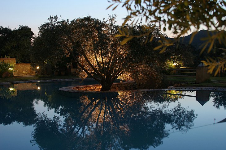 Antik Zeytin Hotel at night