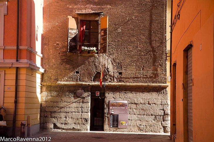 Prendiparte tower entrance