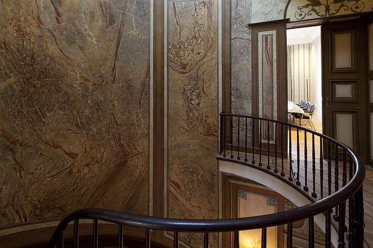 Sandton Grand Hotel Reylof royal stairs