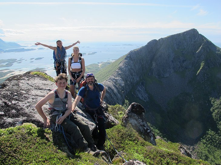 Hiking on Manshausen Island