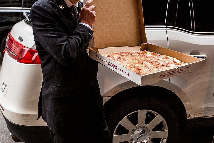 The Plaza Hotel Home Alone 2 Experience Package Cheese Pizza In The Limousine