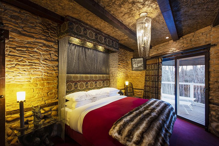 Fantasy Tower Cottages - Crown of the Pendragon Bedroom