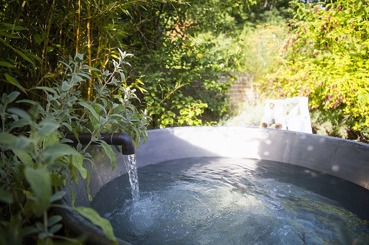 Lime Wood Hotel Herb House Spa hot tub