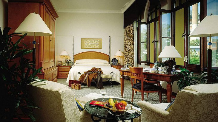 Four Seasons Sultanahmet room