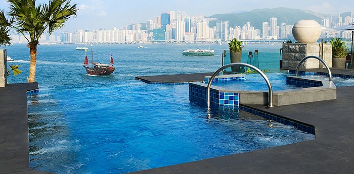 InterContinental Hong Kong - Jacuzzis In The Sky
