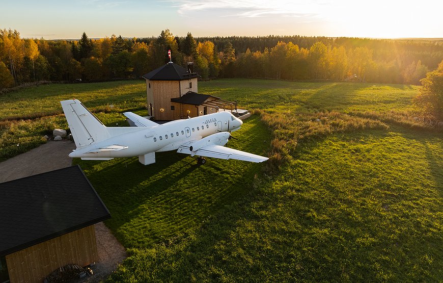 Ilmatar Airplane Lodge - Sleeping In A Saab 340B With A Sauna Built Into The Fuselage