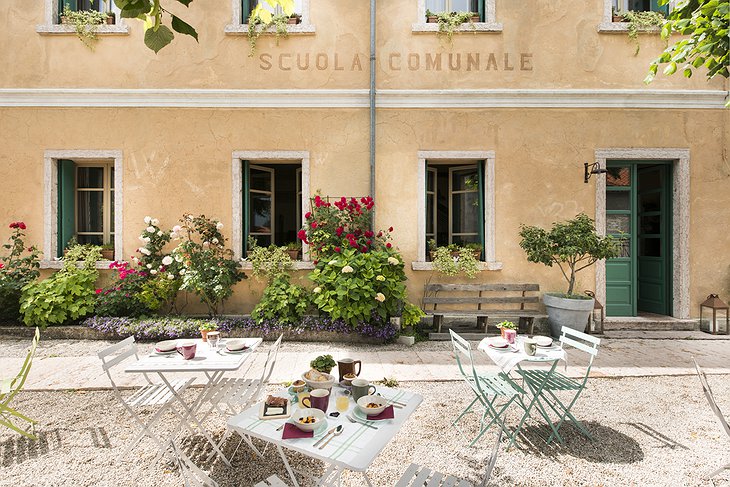 La Scuola Guesthouse garden dining