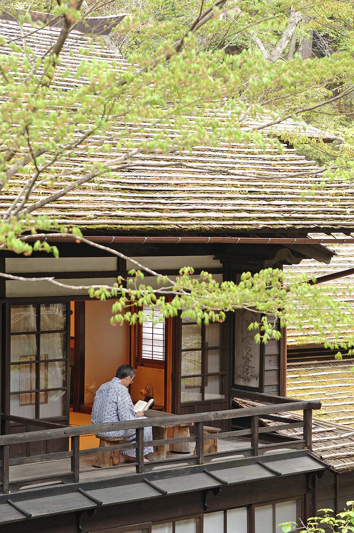 Houshi Onsen Chojukan Hotel Relaxing Balcony Reading