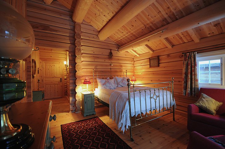 Storfjord Hotel traditional wooden room