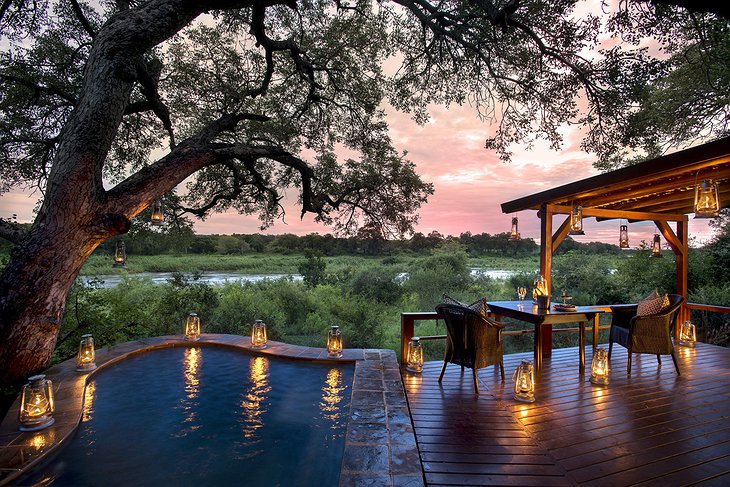 Tinga Lodge pool at night