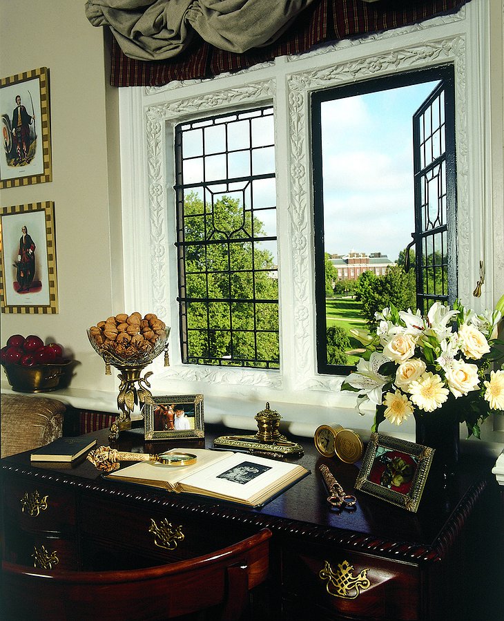 Junior Suite window to the Kensington Gardens