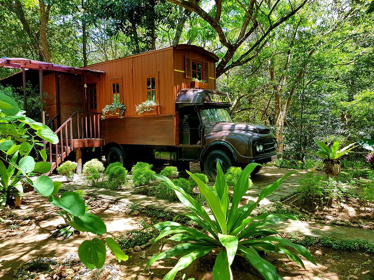 Kumbuk River Resort Truck Treehouse