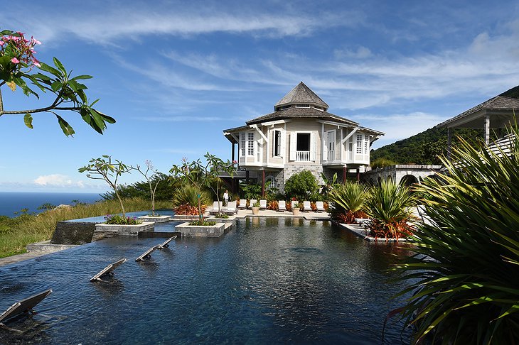 Belle Mont Farm swimming pool