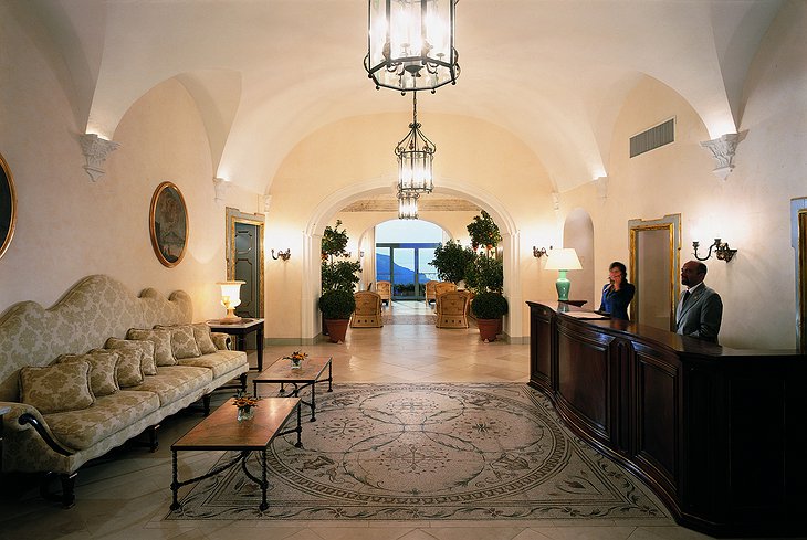 Hotel Caruso lobby