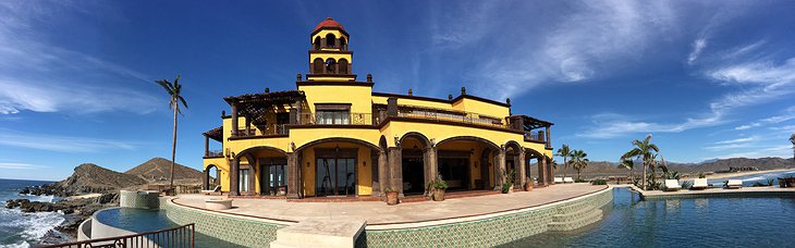 Hacienda Cerritos panorama of the hotel