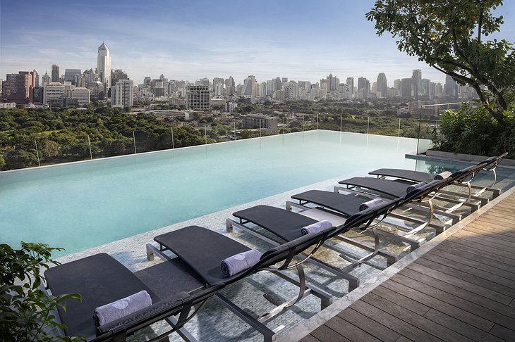 SO Sofitel Bangkok - Infinity Pool with Bangkok panorama