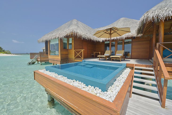 Lagoon bungalow with private pool