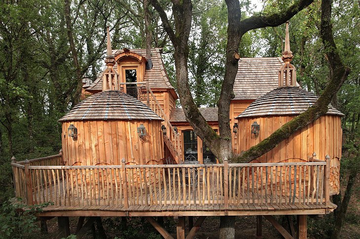 Chateaux Dans les Arbres wood castle