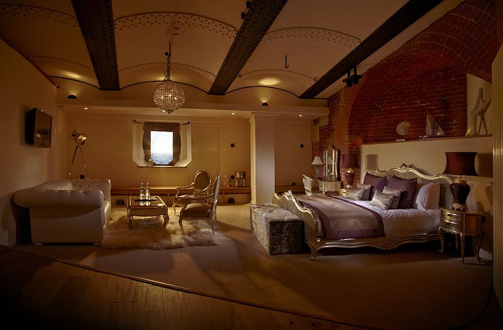 Spitbank Fort hotel room