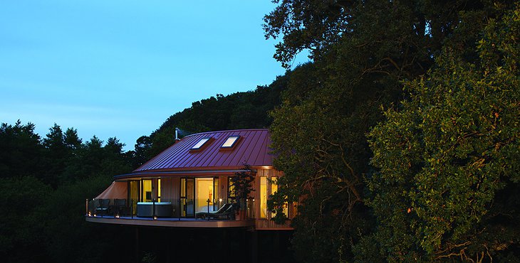 Treehouse Image - External shot at dusk