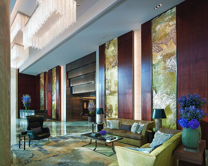Shangri-La Hotel London welcome lobby