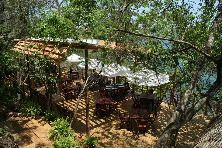 Xinalani Retreat dining terrace