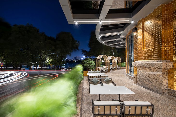 Dolce Hanoi Golden Lake F29 Lounge and Restaurant Terrace