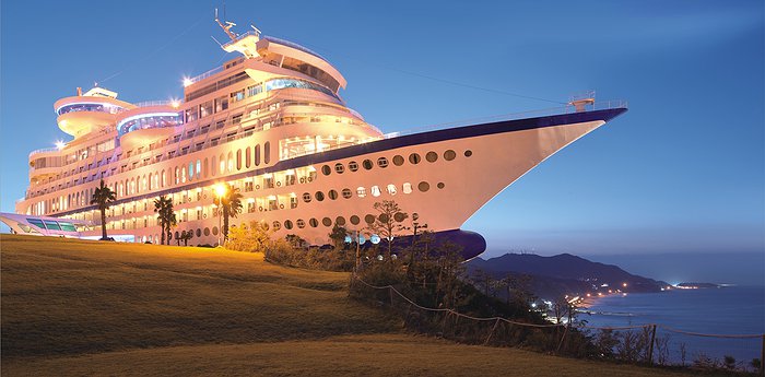 Sun Cruise Resort & Yacht - The World’s First On-Land Cruise Ship