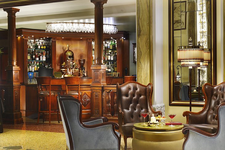 Grand Hotel Savoia Genova bar