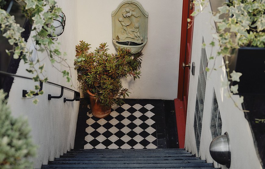 The Netty - The Loo That Became a Room: Oxford's Underground Hotel